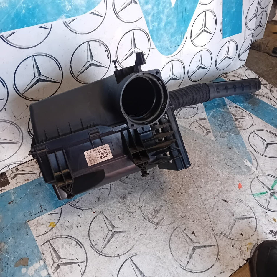MERCEDES GLA CLASS X156 2013-2020 AIR FILTER BOX MASS SENSOR 2.1 D A6450900001