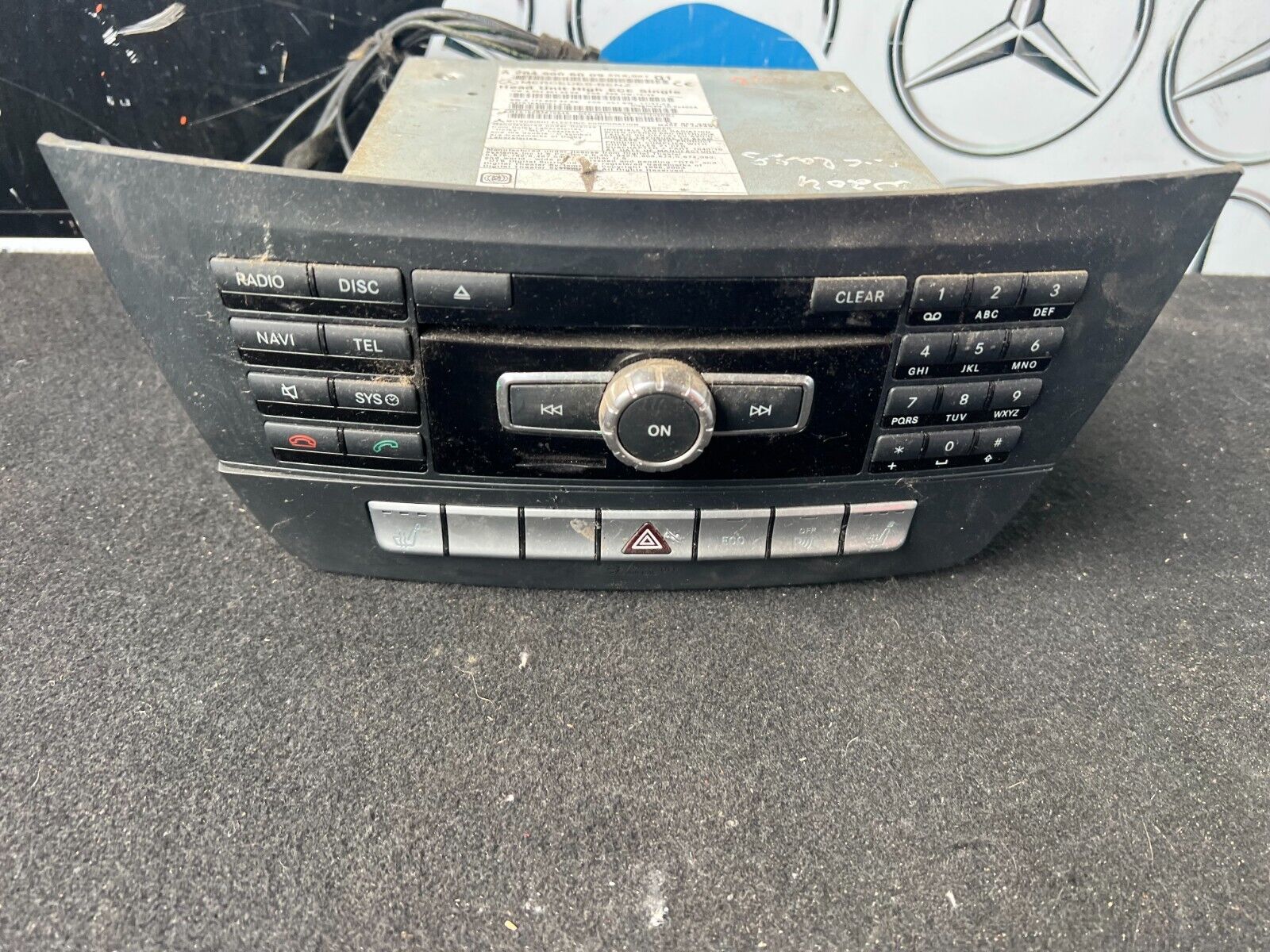 MERCEDES BENZ C CLASS W204 CD PLAYER SAT NAV HEAD UNIT A2049006009