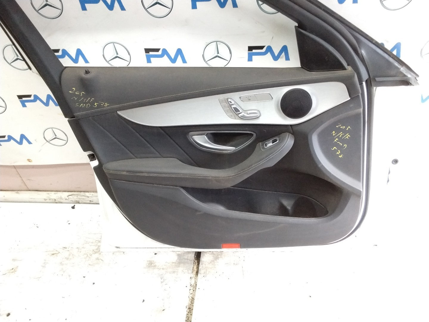 MERCEDES C-CLS W205 SLN PASSENGER FRONT DOOR NSF WHITE 2014-21 COMPLETE FMD578