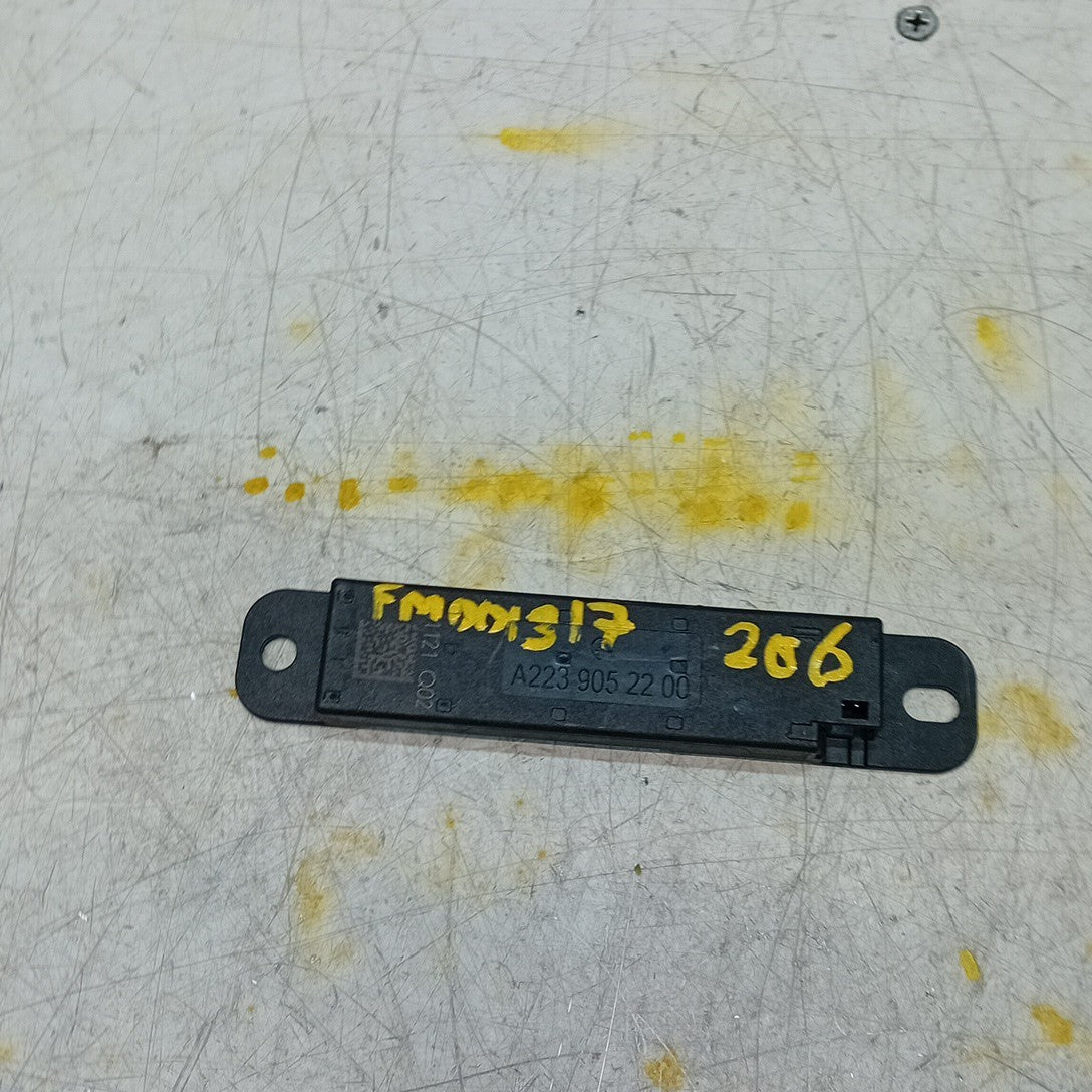 MERCEDES BENZ  E-CLASS W206 KEYLESS ENTRY ANTENNA  A2239052200 FM001317