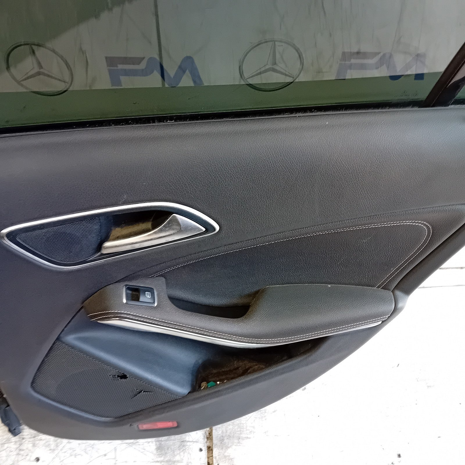 MERCEDES CLA W117 DRIVER REAR DOOR OSR WHITE 2014 COMPLETE FMD472