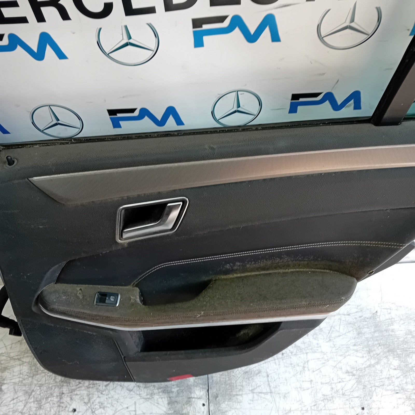 MERCEDES E-CLASS W212 SLN DRIVER REAR DOOR OSR SILVER 2014 ON COMPLETE FMD476