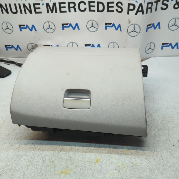 MERCEDES B-CLASS W246 DASHBOARD GLOVEBOX 2012 FM001437
