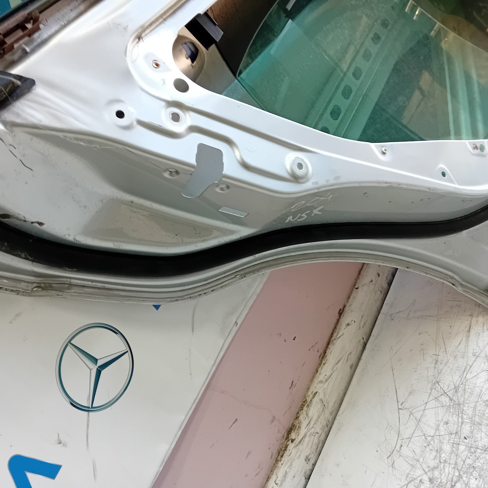 MERCEDES BENZ C-CLASS W204 PASSENGER REAR DOOR NSR SILVER 2008-14 FMD465