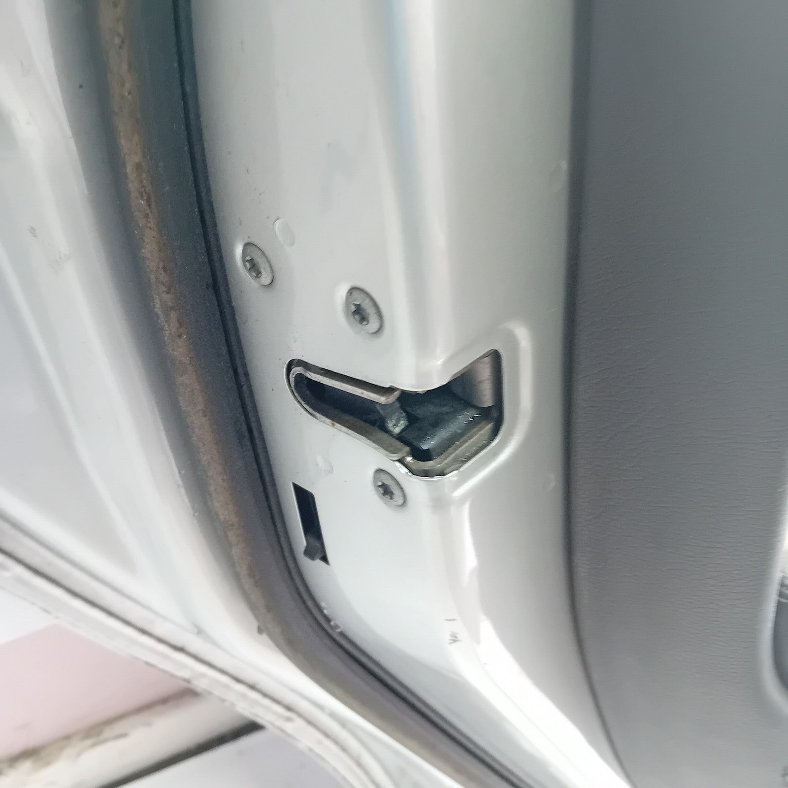 MERCEDES BENZ B-CLASS W246 PASSENGER SIDE REAR DOOR N/S/R SILVER COMPLETE FMD139