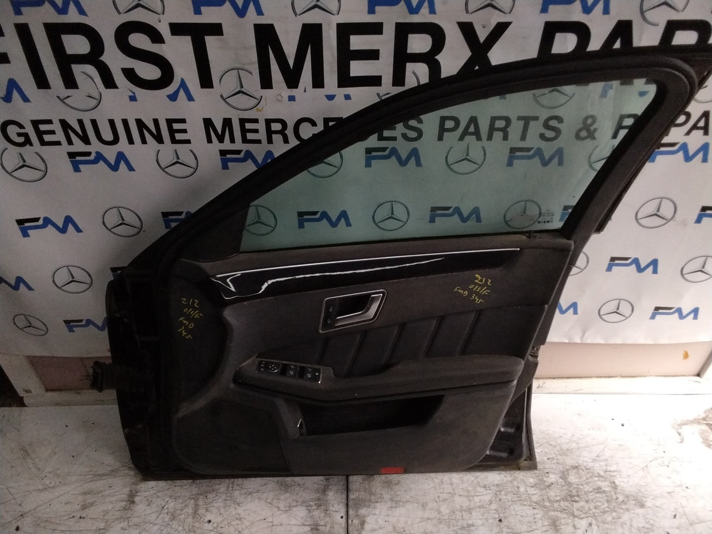 MERCEDES E-CLASS W212 SLN DRIVER FRONT DOOR OSR BLACK 2009-2016 COMPLETE FMD345