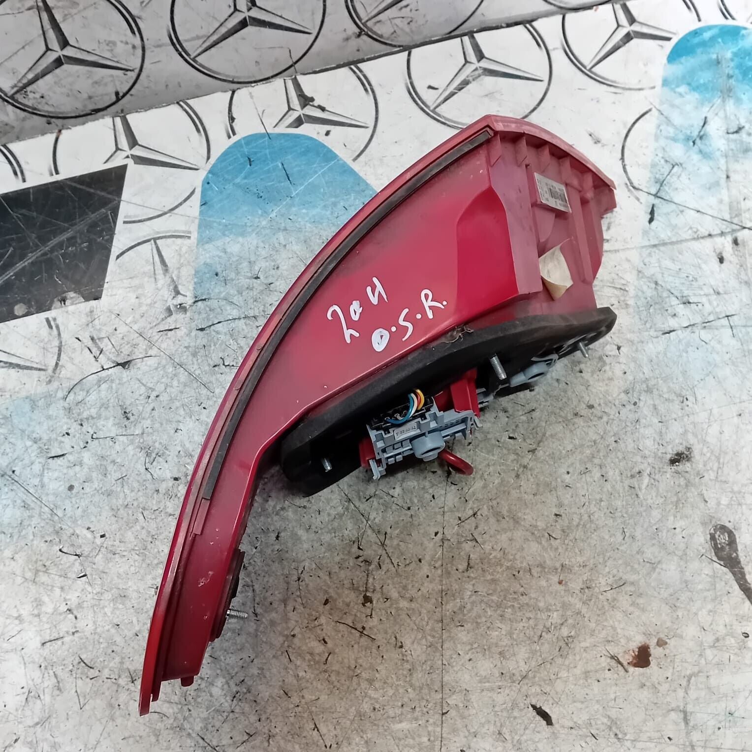 MERCEDES BENZ C-CLASS W204 DRIVER SIDE (OFF SIDE ) REAR TAIL LIGHT - 2046205864
