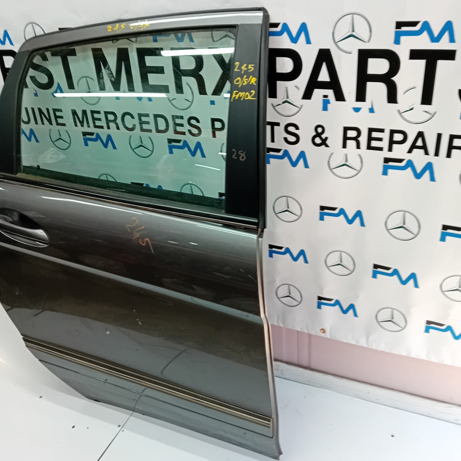 MERCEDES BENZ B-CLASS  W245  DRIVER SIDE REAR DOOR ( OFF SIDE REAR ) FM02