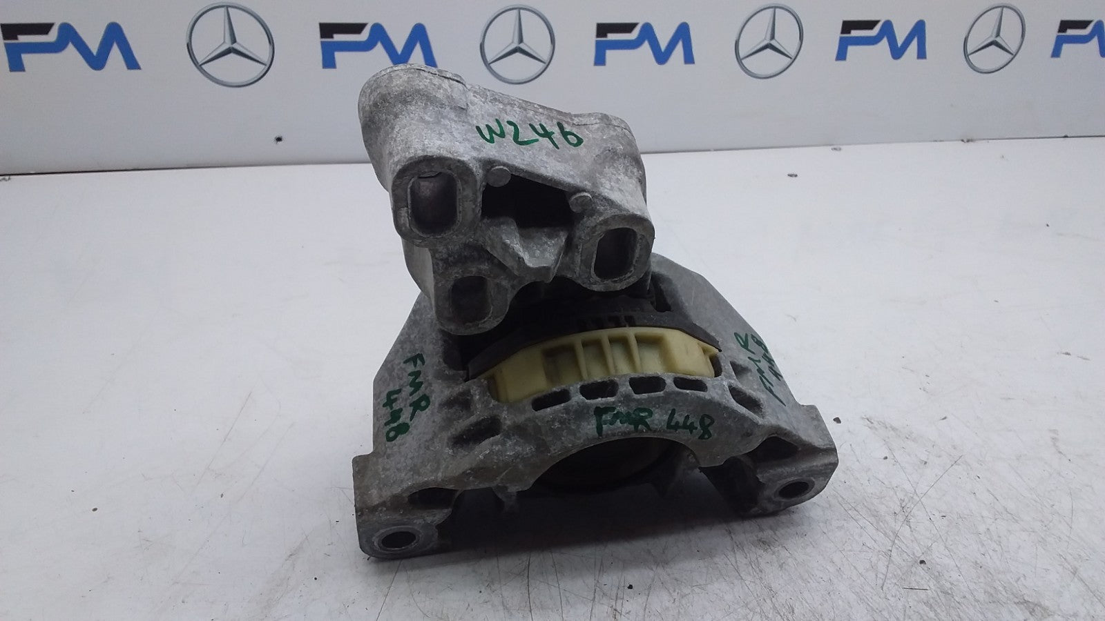 MERCEDES BENZ A-CLS W176 PETROL ENGINE MOUNT LEFT SIDE A2462400617 FMR448