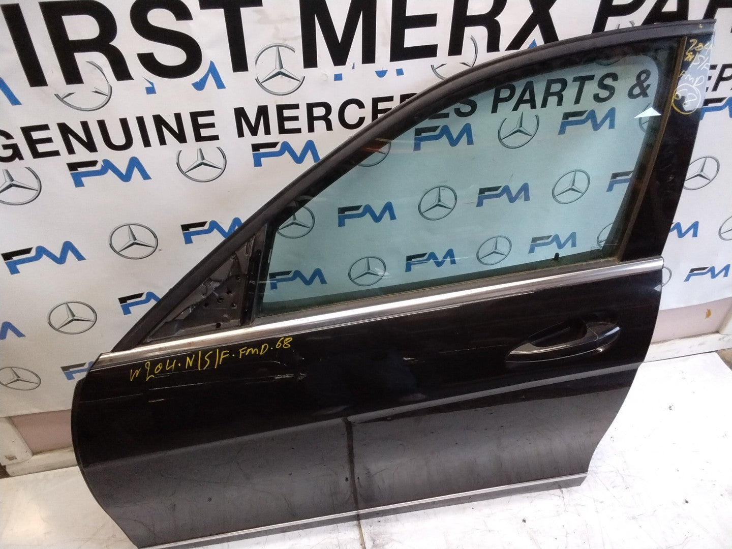 MERCEDES BENZ C-CLASS W204 PASSENGER SIDE FRONT DOOR N/S/F COMPLETE BLACK FMD68