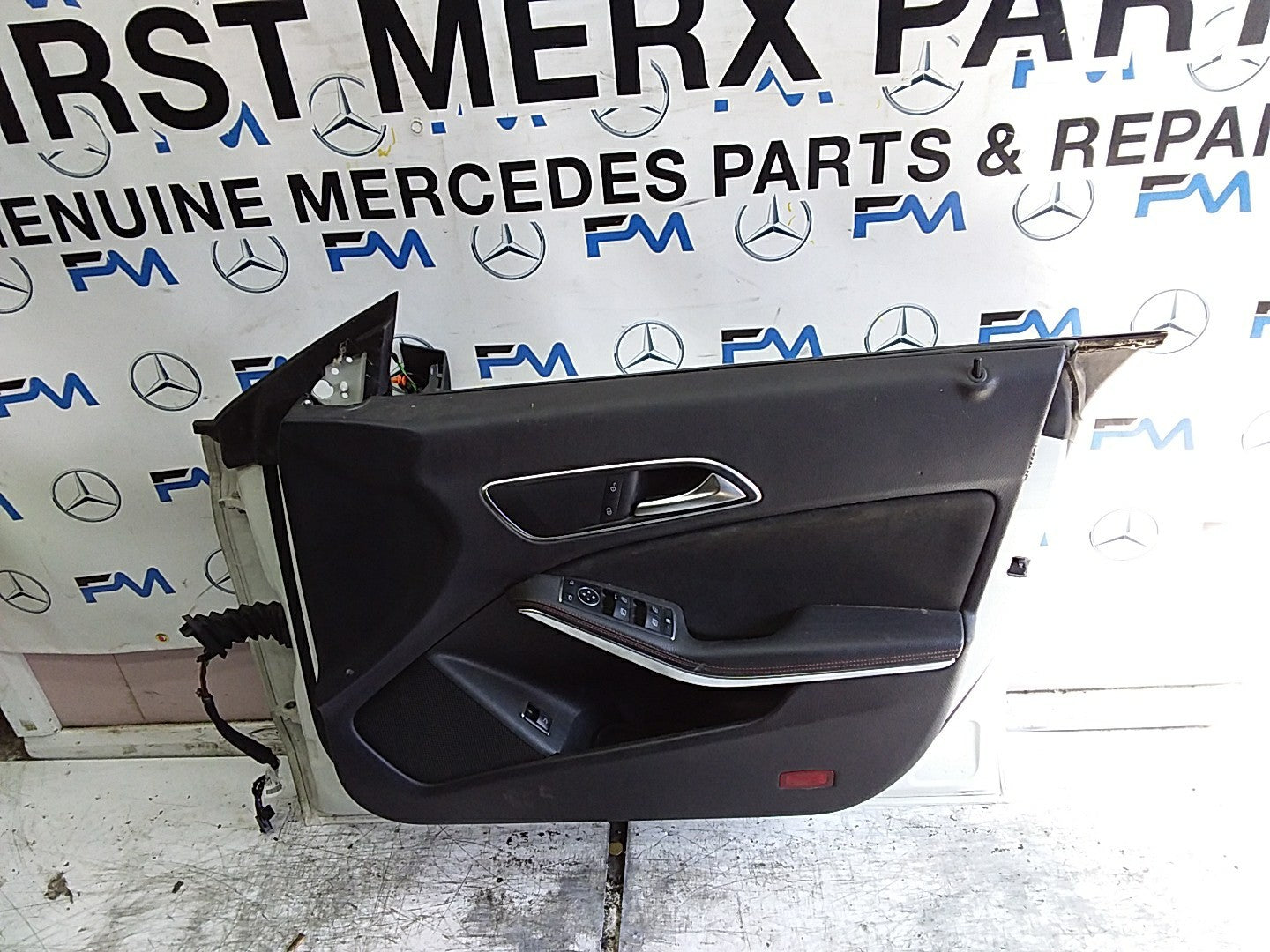 MERCEDES BENZ  CLA C117  DRIVER FRONT DOOR OSF WHITE 2013-19  FMD608