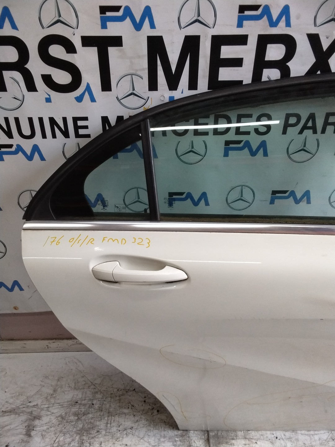 MERCEDES C-CLASS W176 DRIVER REAR DOOR OSR WHITE 2012-18 COMPLETE FMD323