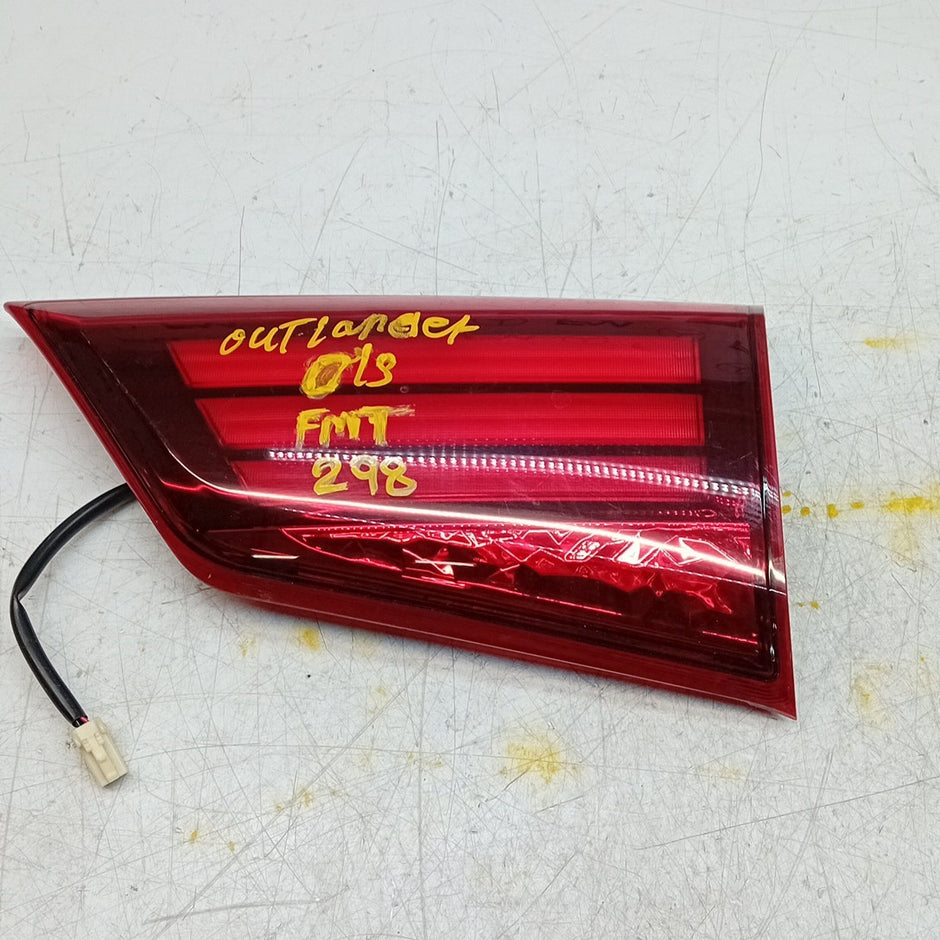 MITSUBISHI OUTLANDER MK3 DRIVER SIDE RIGHT REAR INNER TAIL LIGHT 2013 FMT298