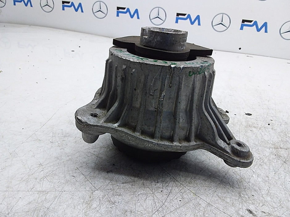 MERCEDES BENZ C-CLASS W205  ENGINE MOUNT RIGHT OS A2052407700 FMR337