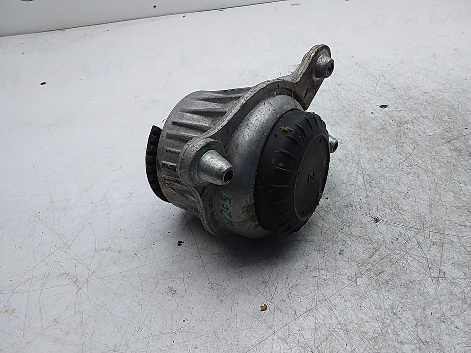 MERCEDES BENZ  C-CLASS W205  ENGINE MOUNT RIGHT OS A2052406717 FMR321