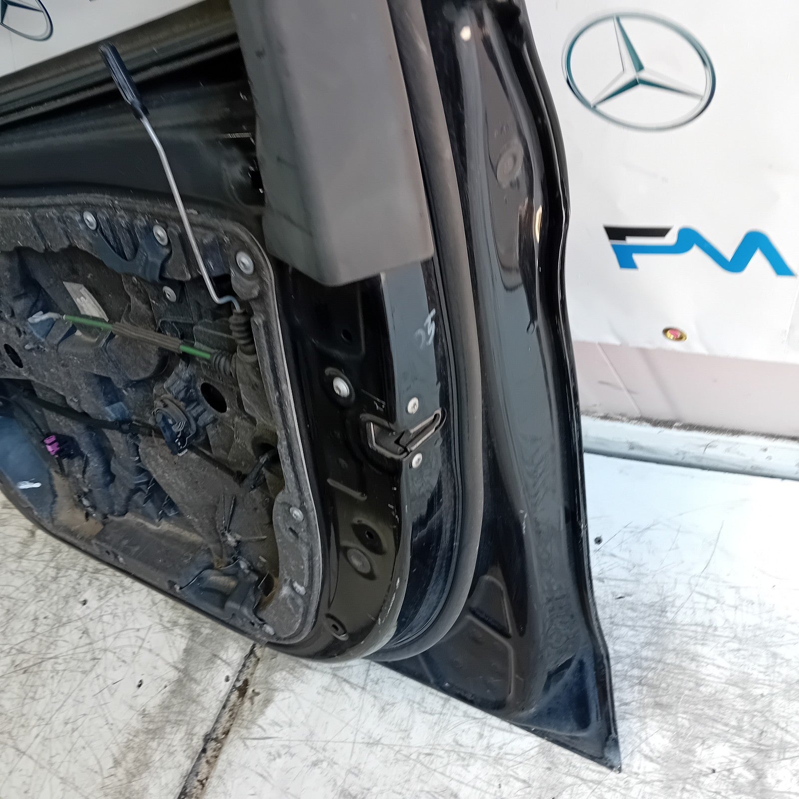 MERCEDES BENZ C-CLASS W205 SLN DRIVER FRONT DOOR OSF BLACK 2014 ON FMD469