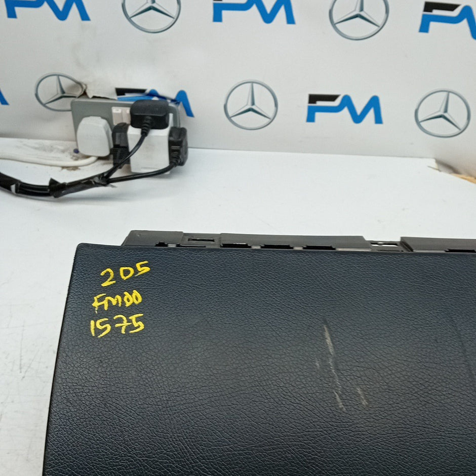 MERCEDES BENZ  C-CLASS W205 DASHBOARD GLOVEBOX  2015 A2057800191 FM001575