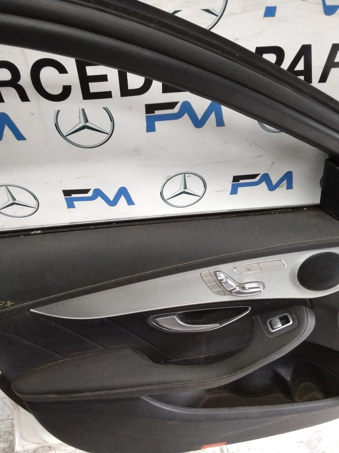 MERCEDES C-CLS W205 SLN PASSENGER FRONT DOOR NSF WHITE 2014-21 COMPLETE FMD578