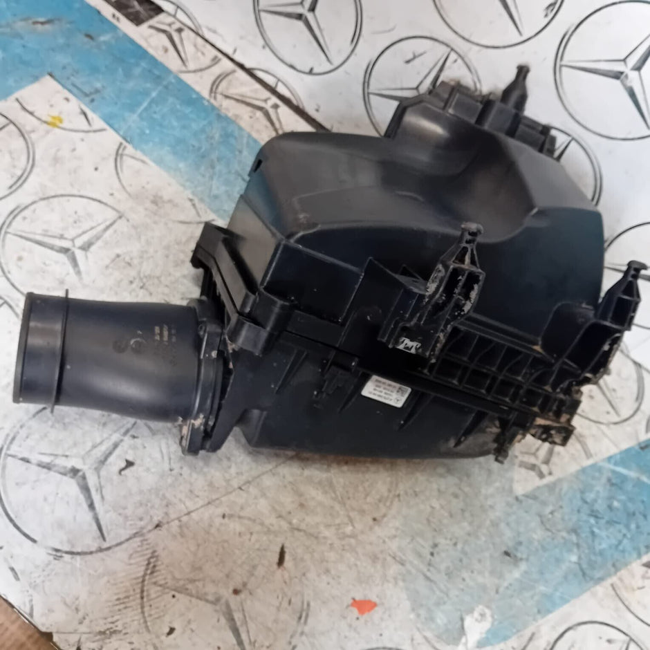 MERCEDES BENZ  A-CLASS W176 PETROL AIR FILTER HOUSING BOX   A2700900401