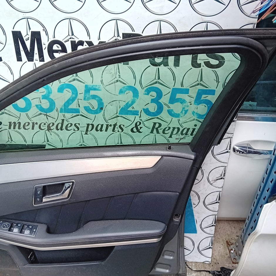 MERCEDES BENZ E-CLASS W212 DRIVER SIDE FRONT DOOR ( OFF SIDE FRONT )