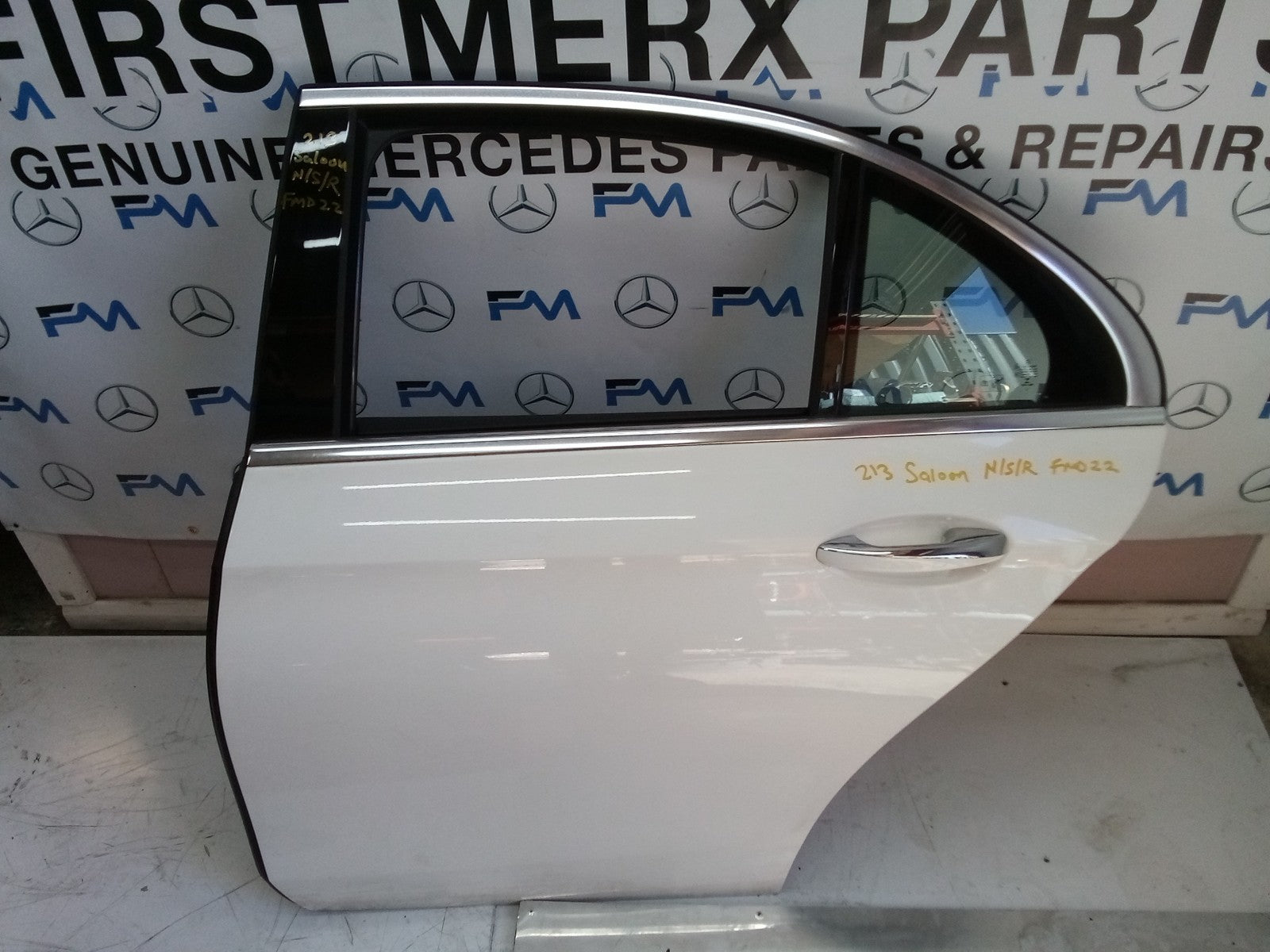 MERCEDES E CLASS W213 SALOON PASSENGER REAR DOOR (NEAR SIDE REAR) WHITE FMD22