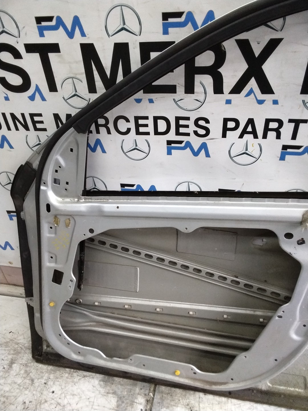 MERCEDES M-CLASS W164 DRIVER FRONT DOOR OSF SILVER 2005-2011  FMD568