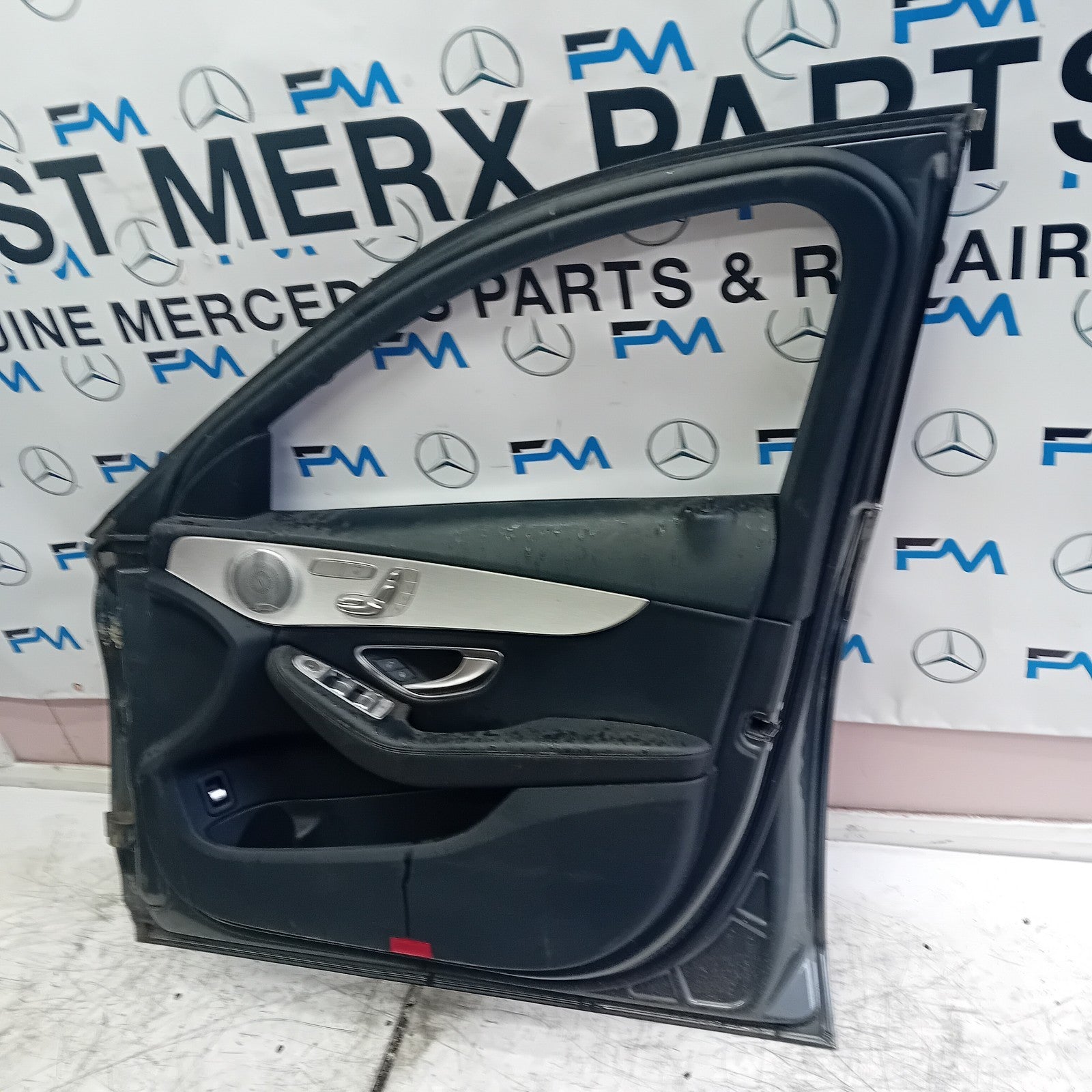 MERCEDES C-CLASS W205 DRIVER FRONT DOOR O/S/F GREY 2014 ONWARDS COMPLETE FMD158