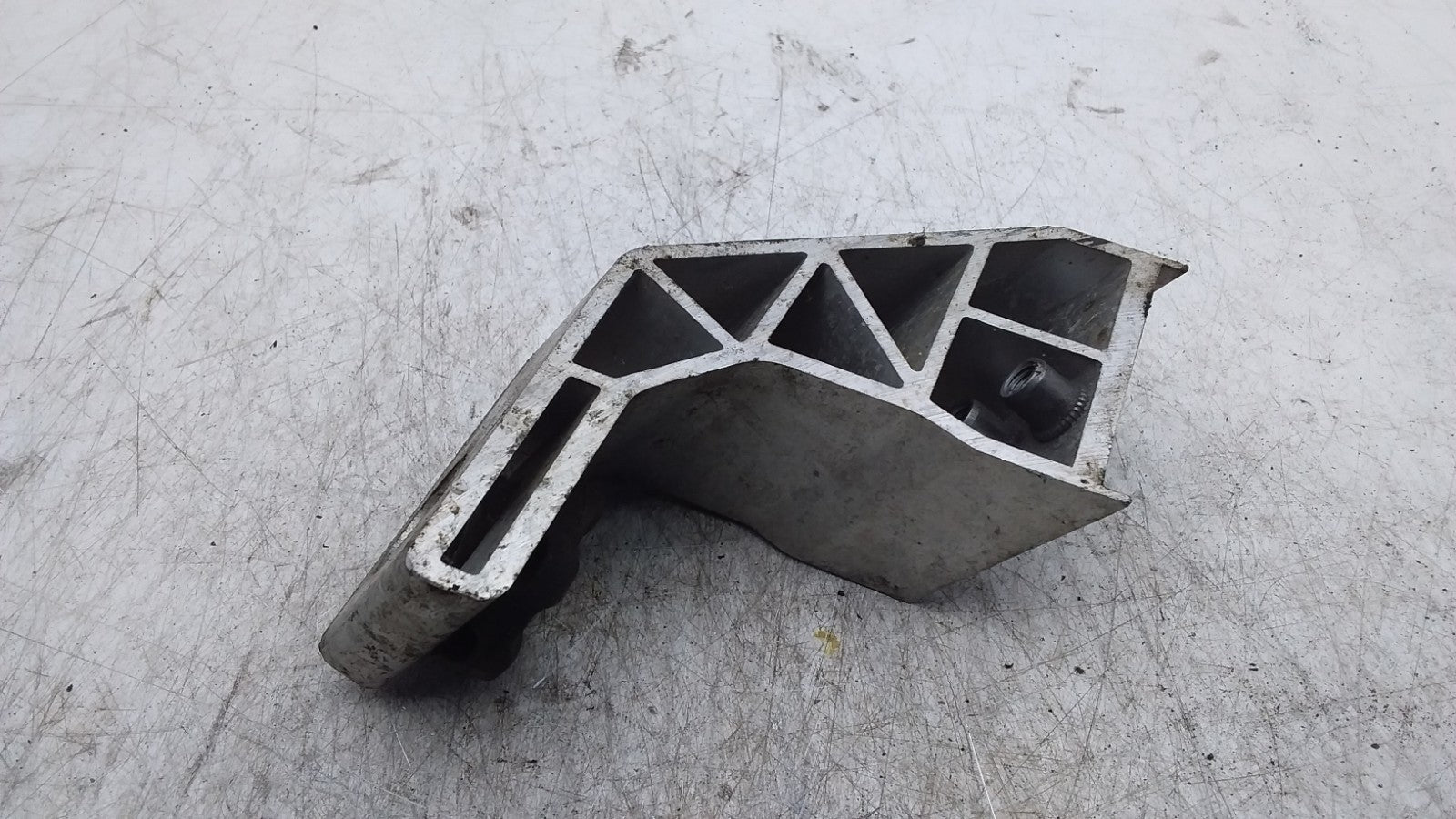 MERCEDES BENZ  C-CLASS  RADIATOR MOUNTING BRACKET LEFT SIDE A2055014120 FMR404
