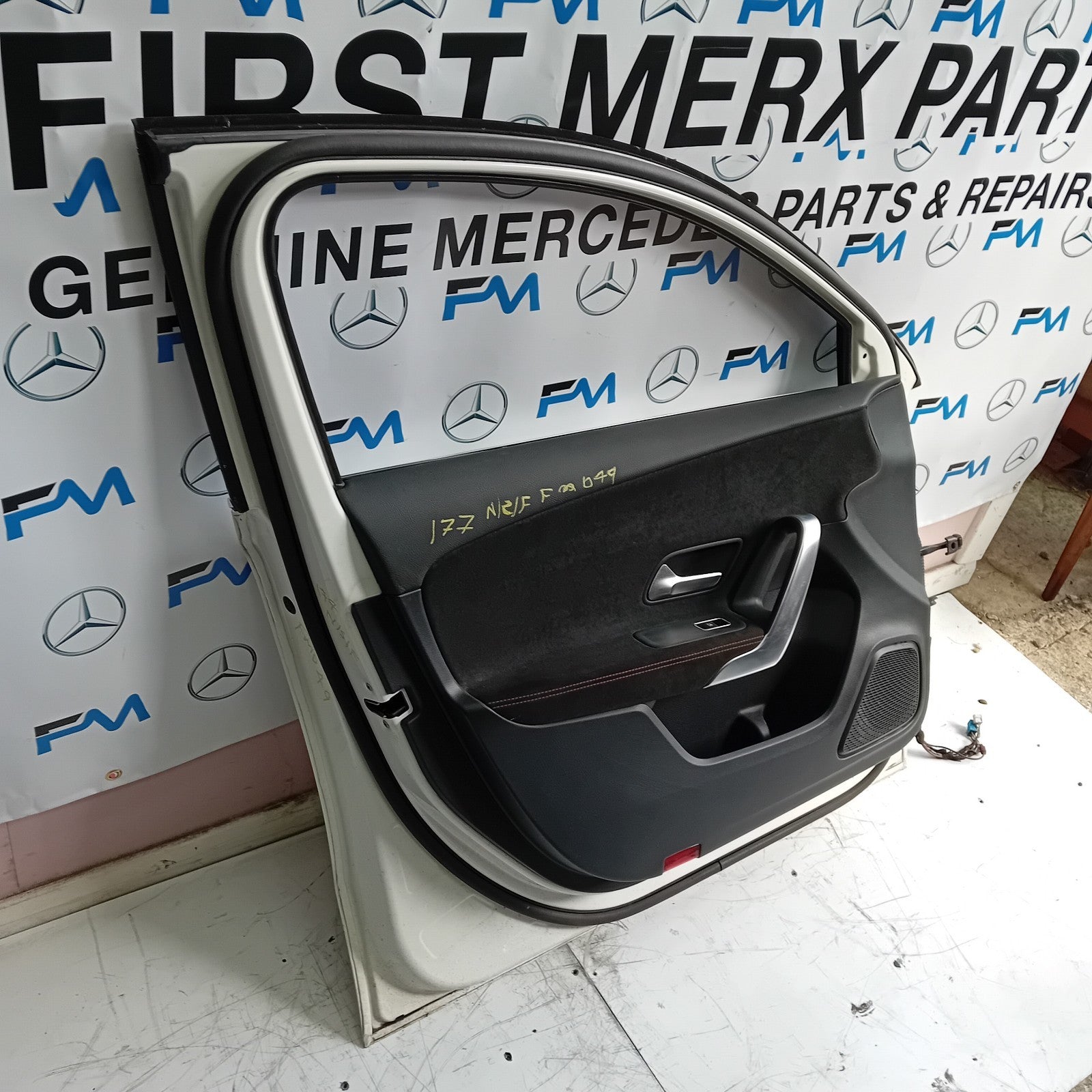 MERCEDES BENZ  A-CLASS W177 PASSENGER SIDE FRONT DOOR N/S/F COMPLETE WHITE FMD49