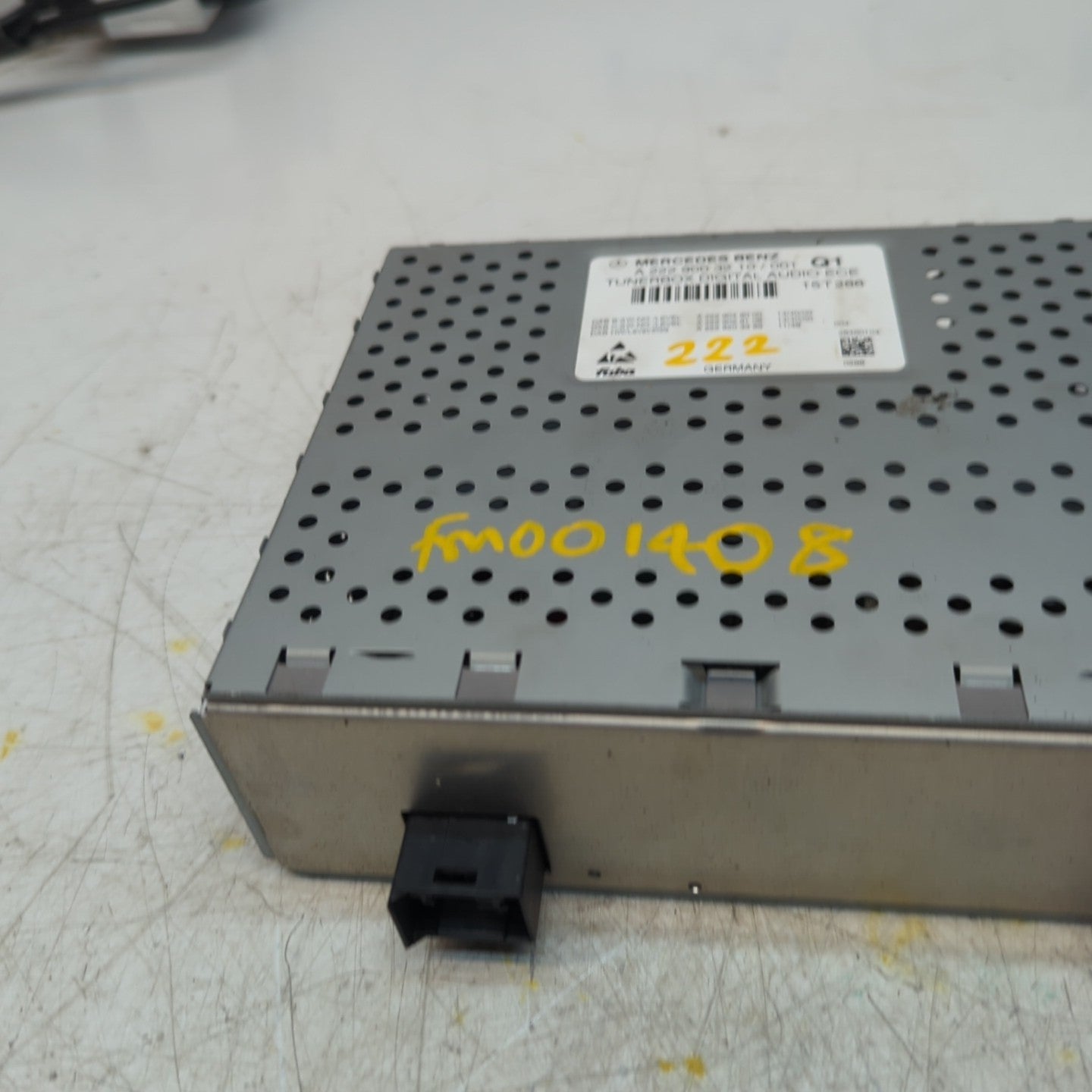 MERCEDES BENZ S-CLASS W222  2014-2021  RADIO TUNER BOX  A2229003210 FM001408
