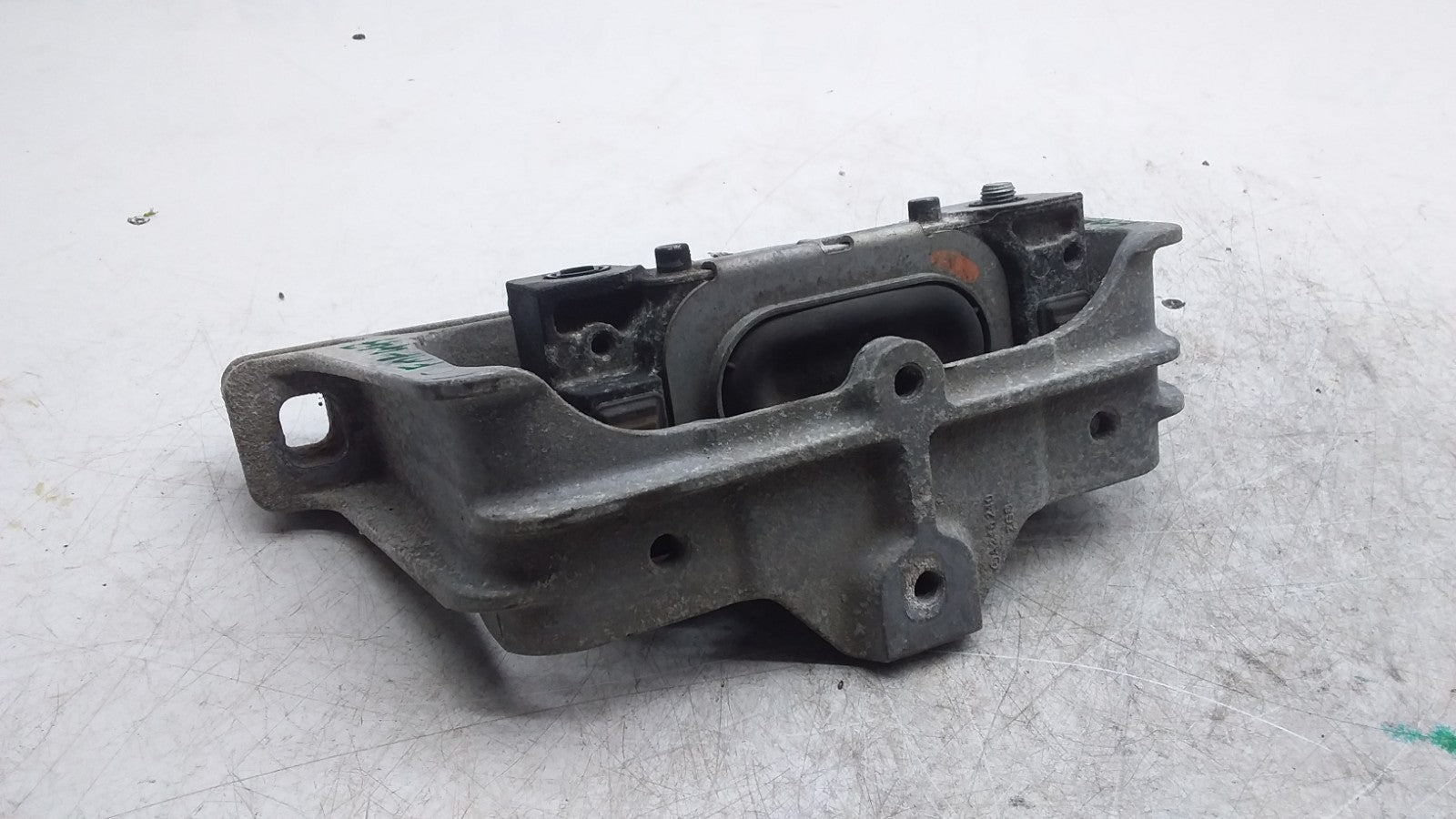 MERCEDES BENZ B-CLS W246 ENGINE MOUNT RIGHT SIDE A2462402517 FMR447