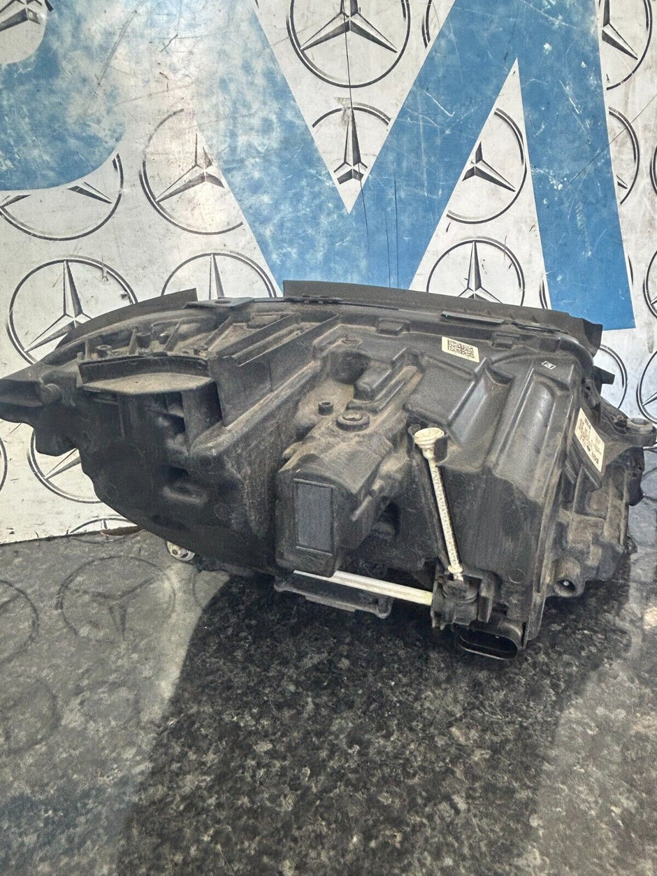 MERCEDES E CLASS PASSENGER SIDE  HEADLIGHT COMPLETE 2016/2022 A2139064104 FMH73