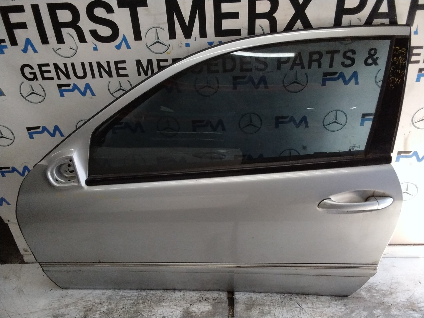 MERCEDES C-CLS W203 SLN PASSENGER FRONT DOOR NSF SILVER 2001-04  FMD591