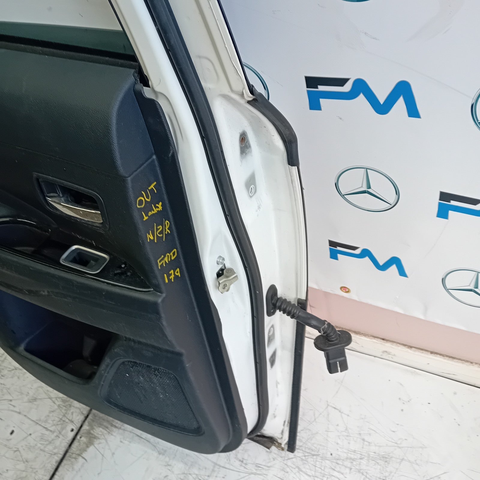 MITSUBISHI OUTLANDER MK3 DRIVER SIDE REAR DOOR OSR WHITE 2013 ON COMPLETE FMD179