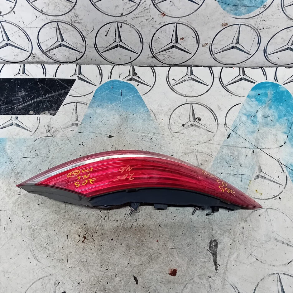 MERCEDES BENZ C-CLASS COUPE W205 PASSENGER SIDE REAR TAIL LIGHT A2059066300