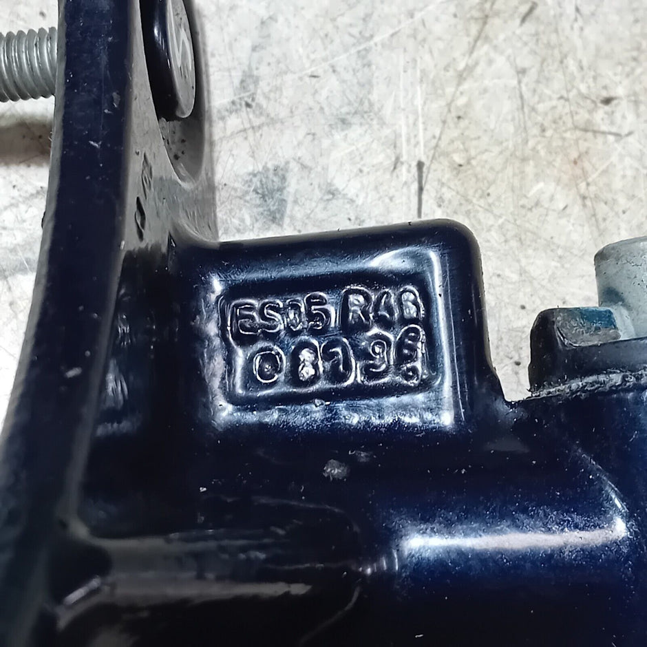 MERCEDES A CLASS W176 PASSENGER NEAR SIDE REAR TOP UPPER DOOR HINGE R460819