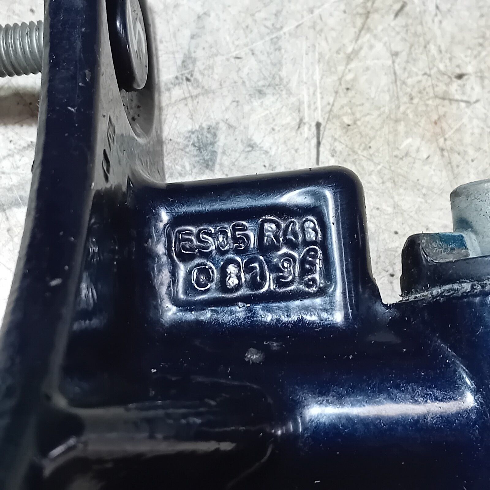 MERCEDES A CLASS W176 PASSENGER NEAR SIDE REAR TOP UPPER DOOR HINGE R460819