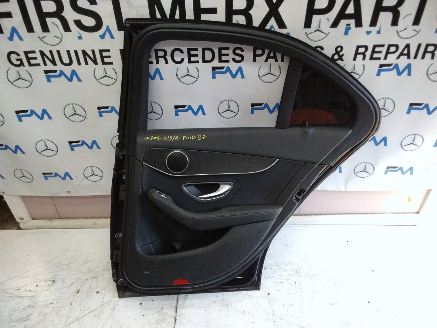 MERCEDES BENZ C-CLASS W205 DRIVER SIDE REAR DOOR O/S/R COMPLETE BLUE FMD87