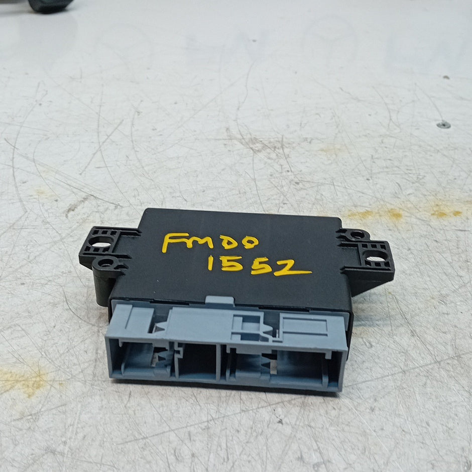 MERCEDES S C-CLASS PARKING SENSOR CONTROL MODULE W205 W222 A0009003706 FM001552