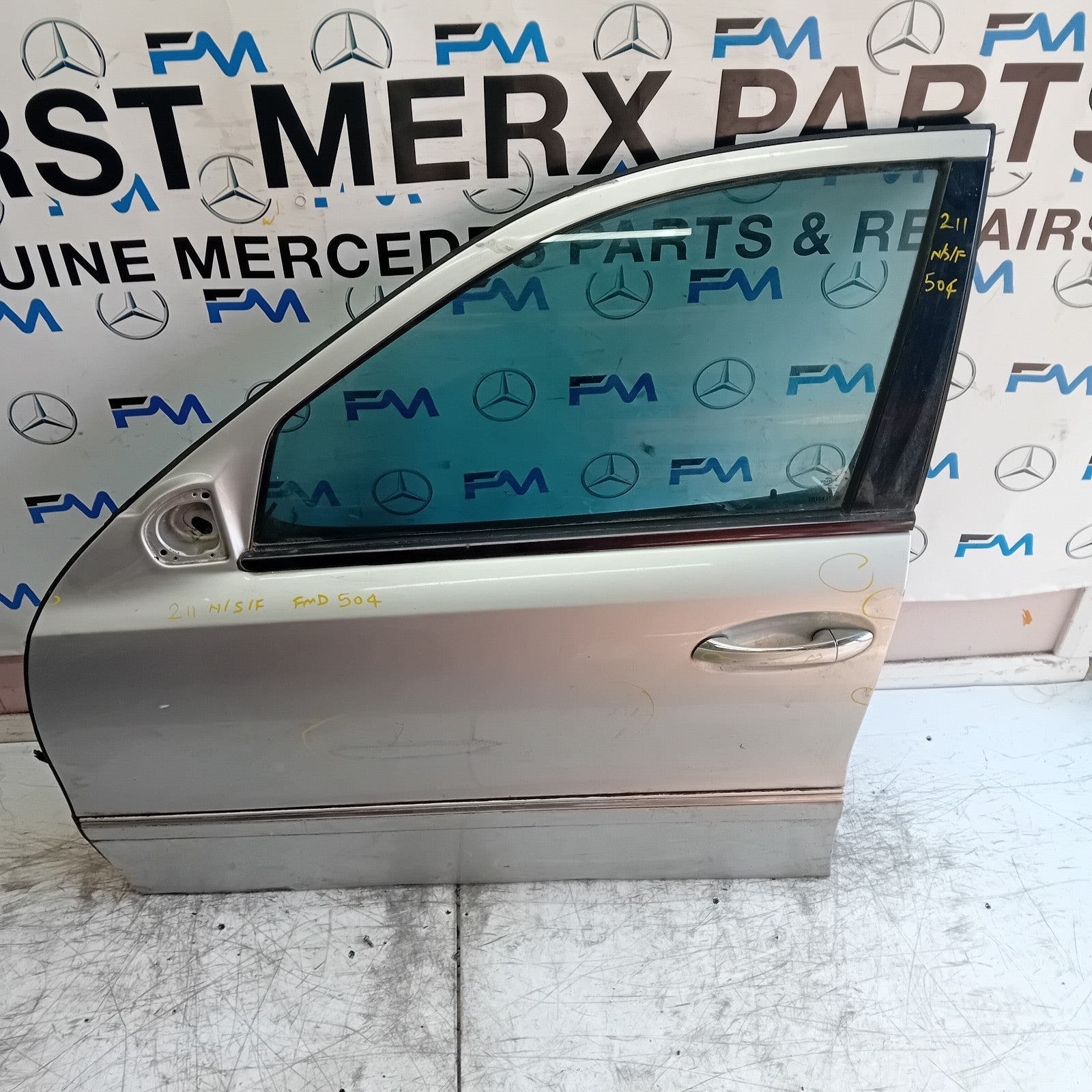 MERCEDES E-CLASS W211 PASSENGER FRONT DOOR NSF 2009 SILVER FMD504