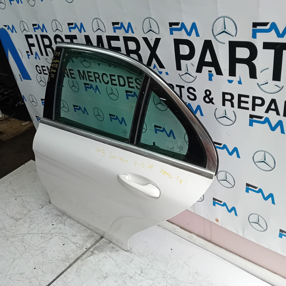 MERCEDES BENZ C-CLASS W205 PASSENGER SIDE REAR DOOR N/S/R WHITE FMD121