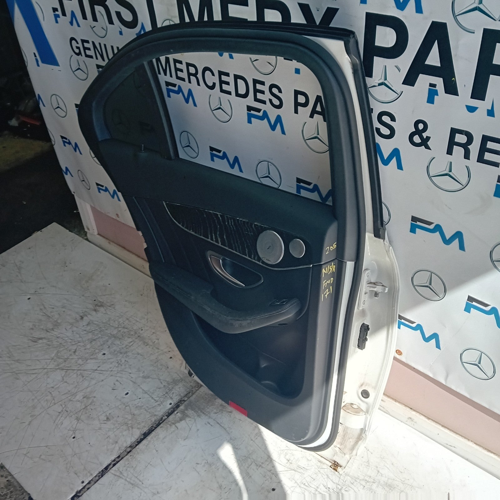 MERCEDES C-CLASS W205 COUP PASSENGER REAR DOOR NSR WHITE 2014 ON COMPLETE FMD171