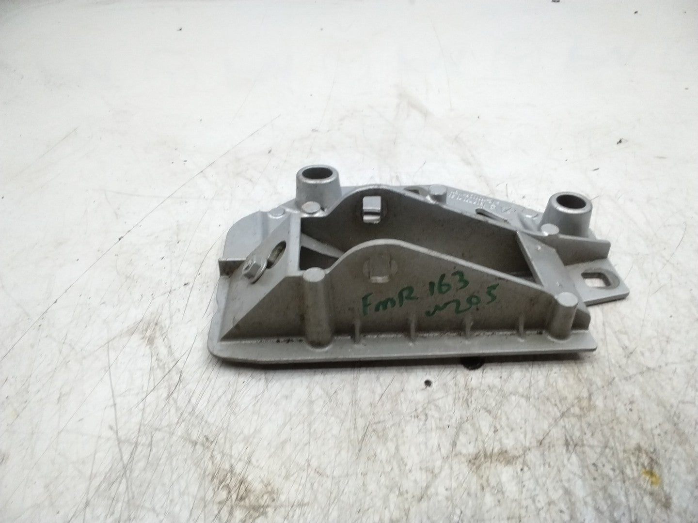 MERCEDES BENZ  C-CLASS W205 TAILGATE TRUNK BOOT RIGHT HINGE A2057501628 FMR163