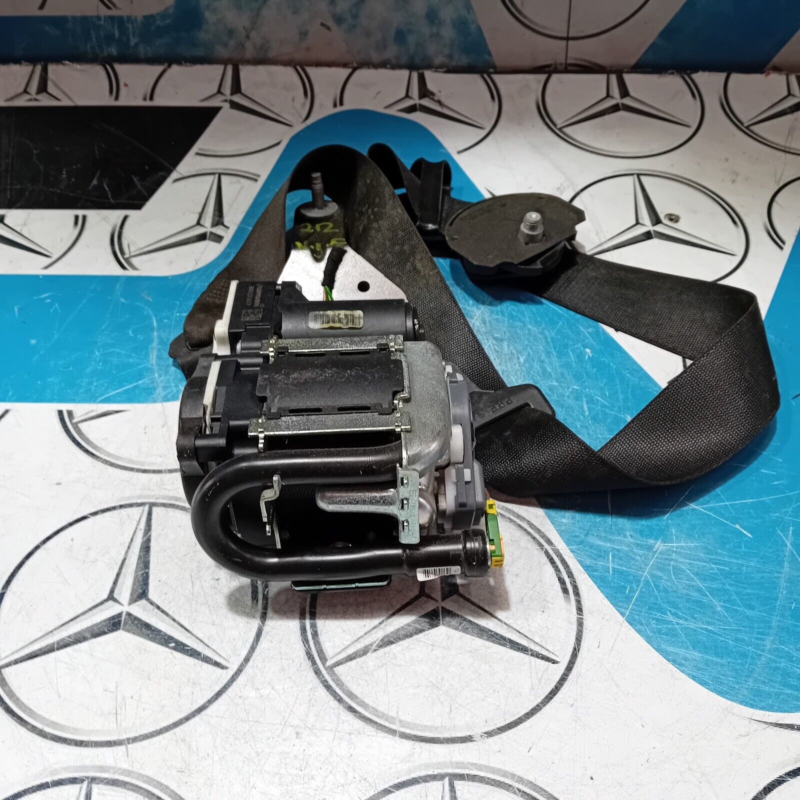MERCEDES E CLASS SEAT BELT FRONT LEFT PASSENGER SIDE NEARSIDE W212 2009/2016