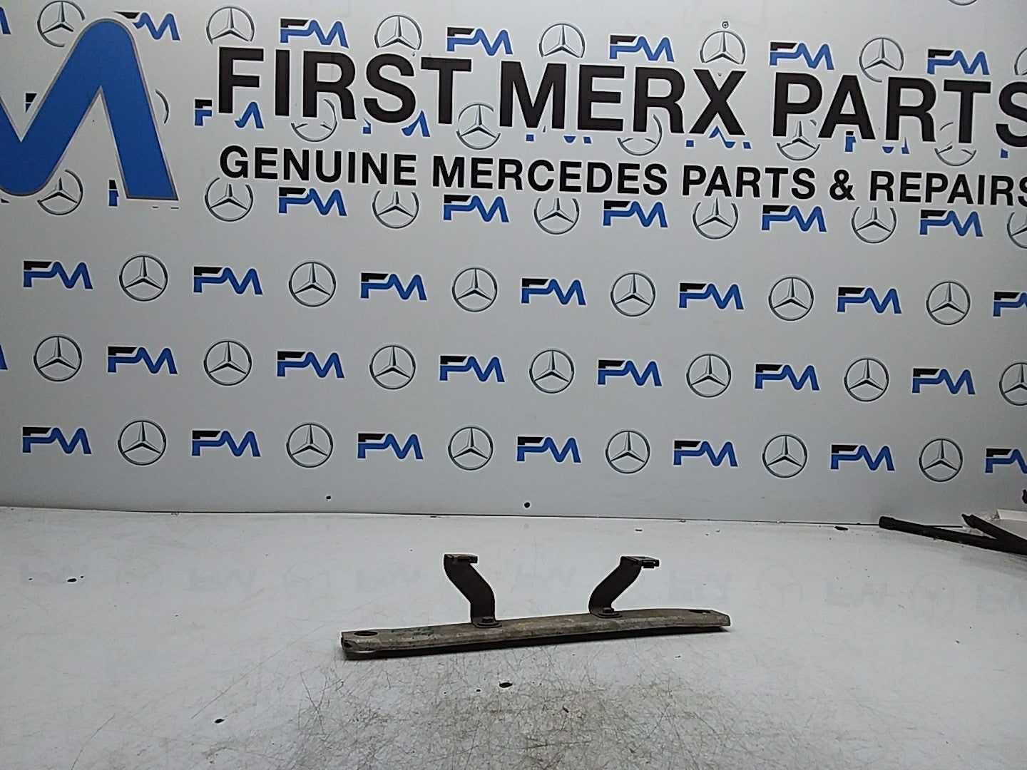 MERCEDES C-CLASS W205 BOTTOM STIFFENING BRACE MOUNT FMR239 A2056190025