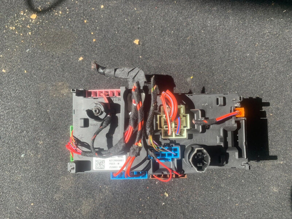 MERCEDES BENZ C CLASS 205 SERIES 2014-2021 REAR FUSE BOX A2139068801