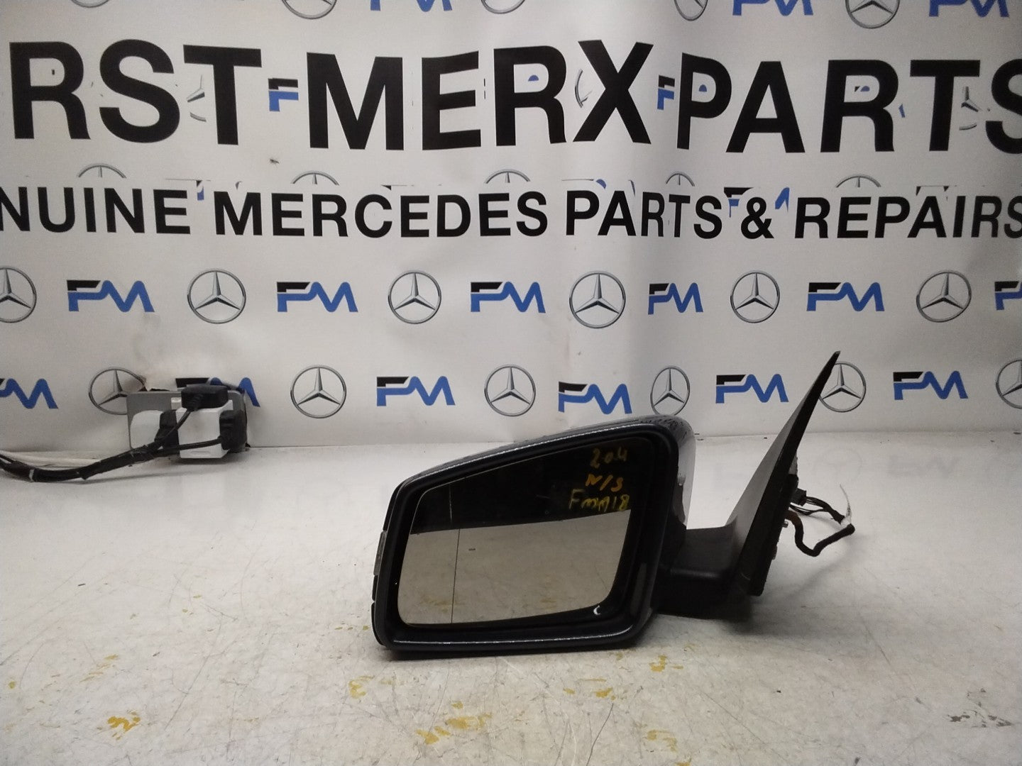 MERCEDES C-CLASS  W204 PASSENGER SIDE WING MIRROR A2048106593 GREY FMM18