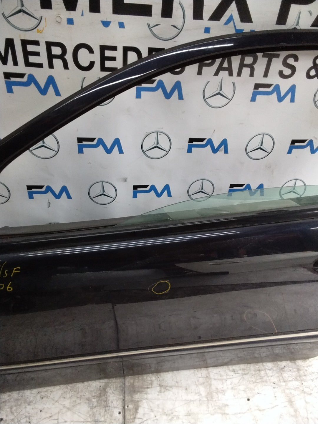 MERCEDES C-CLASS W203  PASSENGER FRONT DOOR NSF BLACK 2001-2004 COMPLETE FMD306