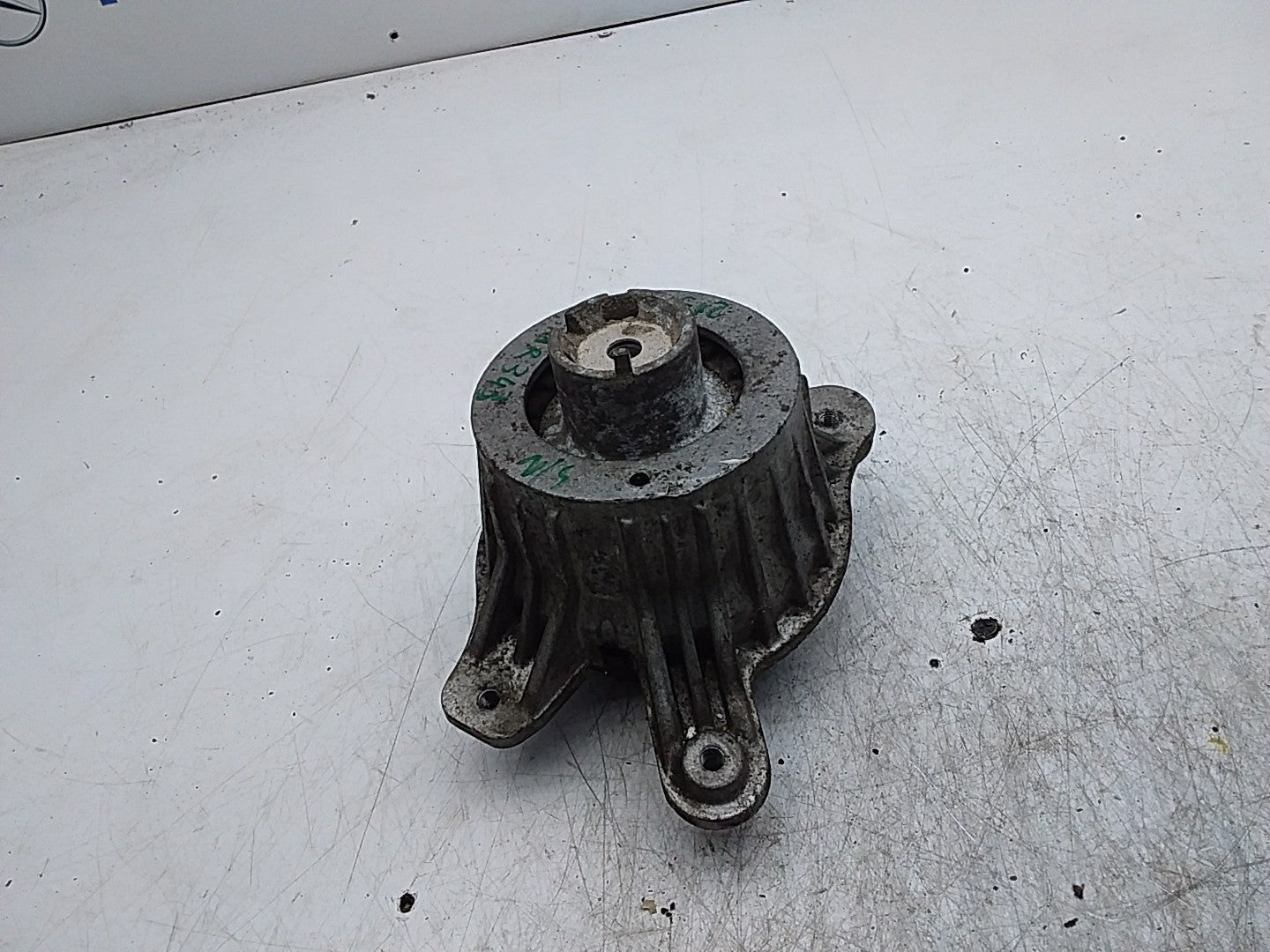 MERCEDES BENZ  E-CLASS  W213  ENGINE MOUNT LEFT NS A2132400500 FMR343