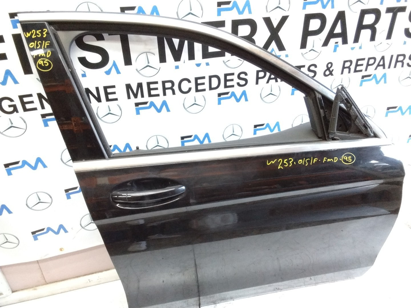 MERCEDES BENZ  GLC W253 DRIVER SIDE FRONT DOOR O/S/F COMPLETE BLACK FMD95